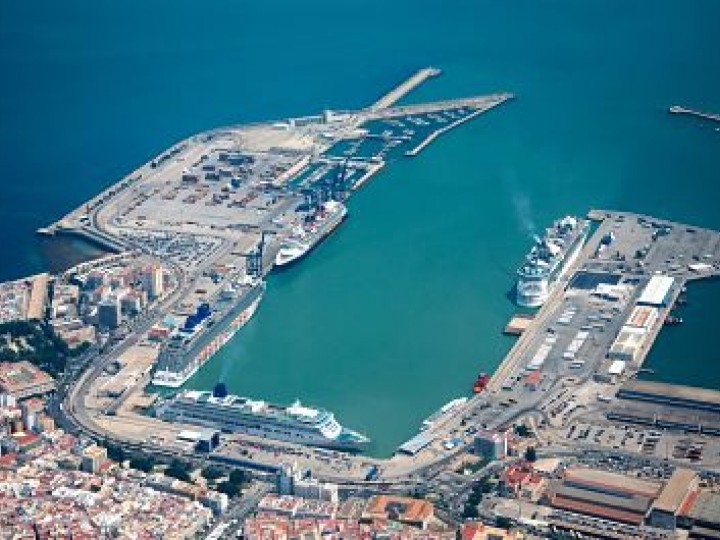 La integración del puerto en la ciudad de Cádiz, a debate